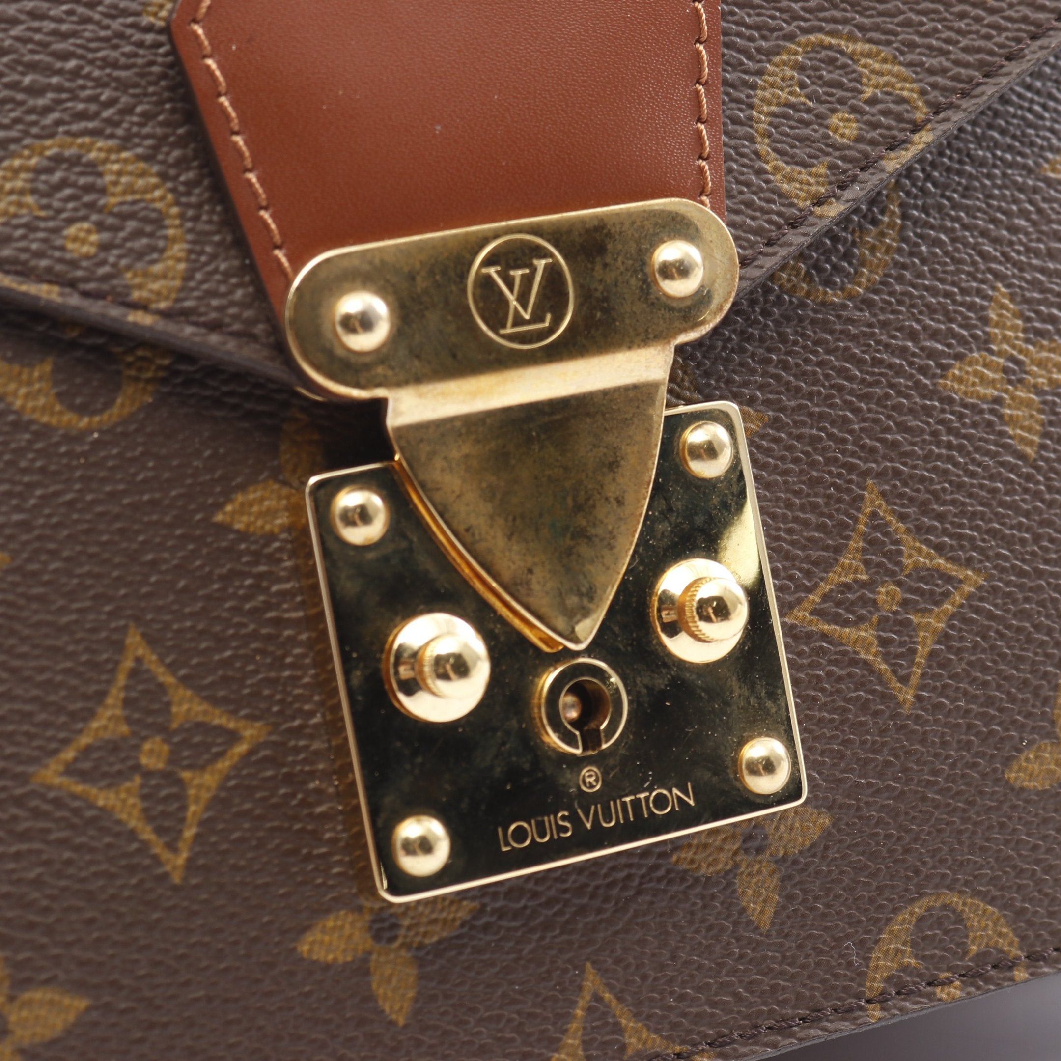 Louis Vuitton Louis Vuitton Concorde Monogram Handbag Leather Brown Size ONE SIZE - 11 Thumbnail