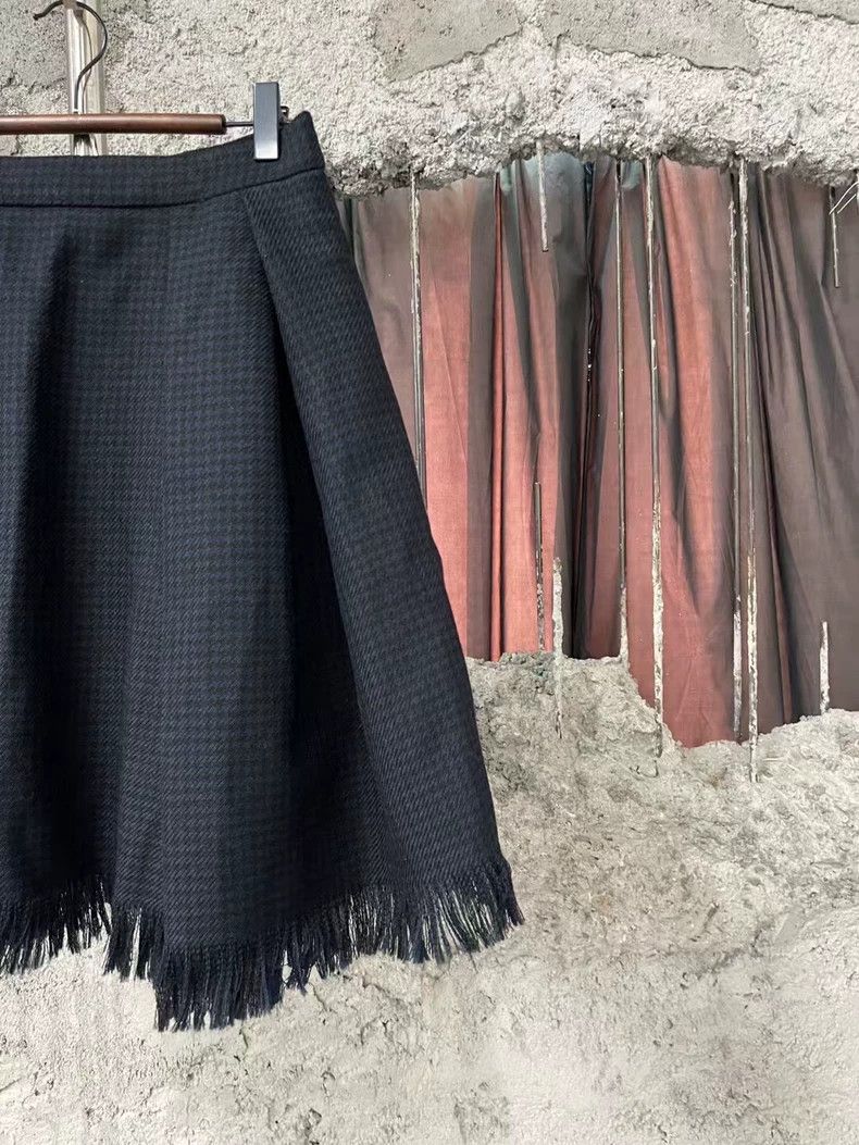 Dior Dior Short Skirt in Elegant Design-dmc Size US 36 / EU 52 - 4 Thumbnail