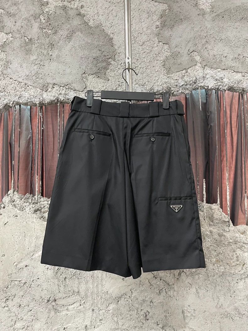 Prada Prada Nylon Shorts with Triangle Logo-dmc Size US 38 / EU 54 - 2 Thumbnail