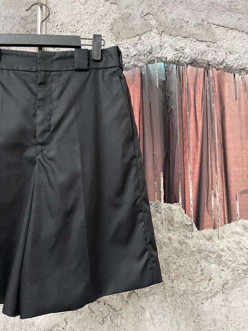 Prada Prada Nylon Shorts with Triangle Logo-dmc Size US 38 / EU 54 - 4 Thumbnail