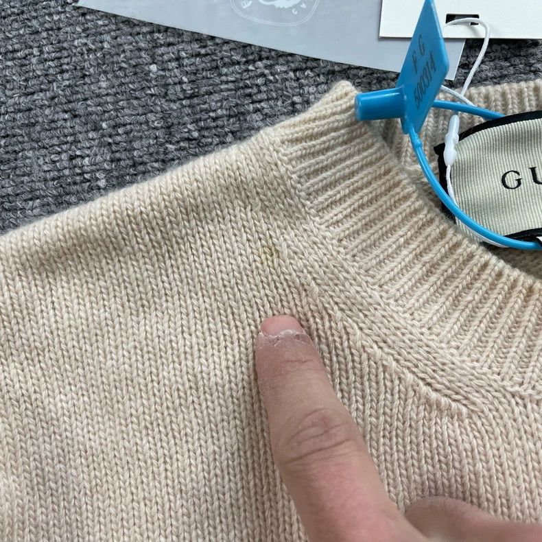 Gucci Gucci Deer Sweater in Ivory Color-dmc Size US XS / EU 42 / 0 - 4 Thumbnail