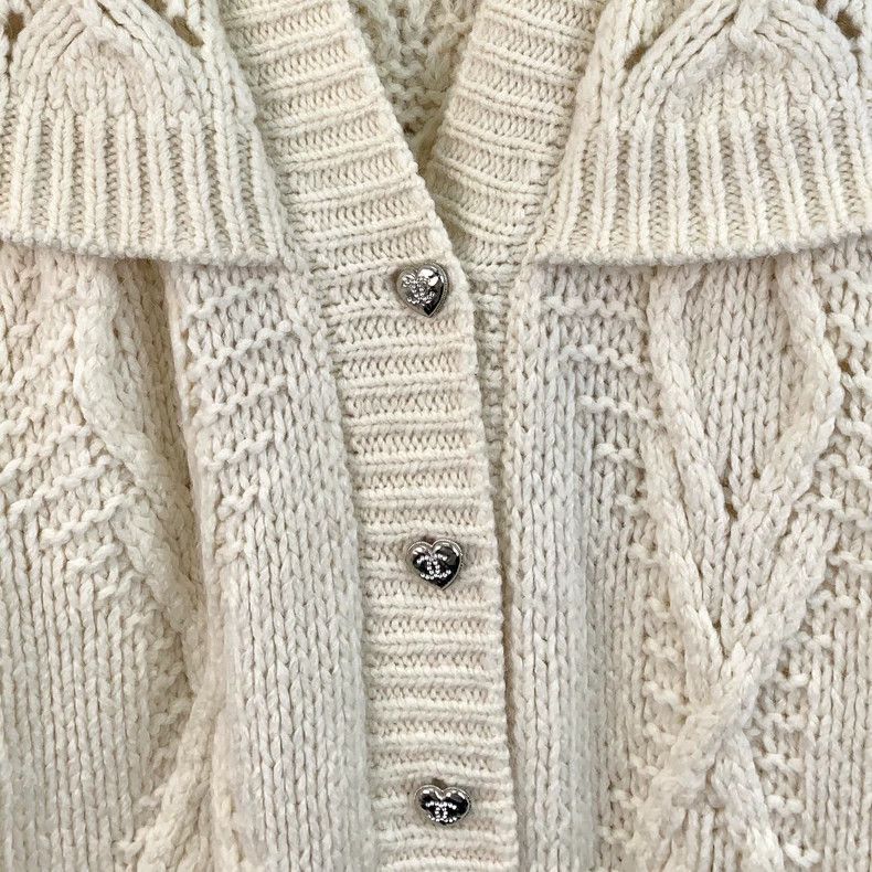 Chanel Beige Heart Button Wool Cardigan-dmc Size US XXS / EU 40 - 4 Thumbnail