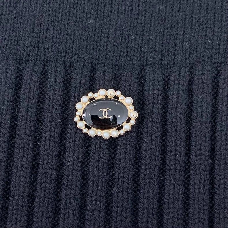 Chanel Black Knitted Sweater with Wing Design-dmc Size US XS / EU 42 / 0 - 5 Thumbnail