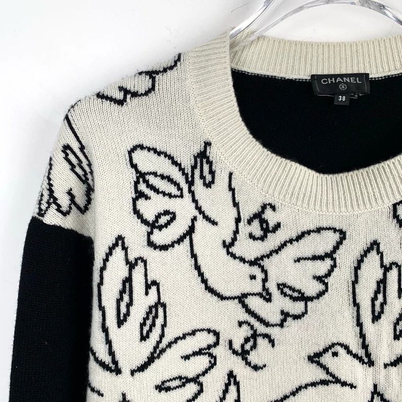 Chanel Black and White Knit Sweater with Doves-dmc Size US S / EU 44-46 / 1 - 3 Thumbnail