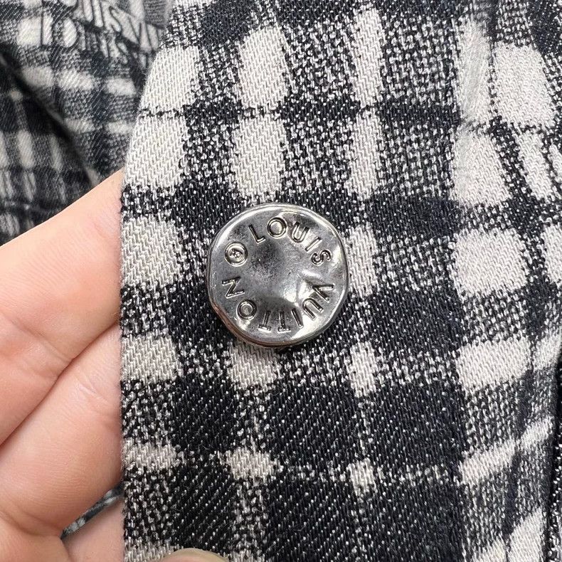 Louis Vuitton Louis Vuitton Checkered Logo Long Sleeve Shirt-dmc Size US L / EU 52-54 / 3 - 5 Thumbnail