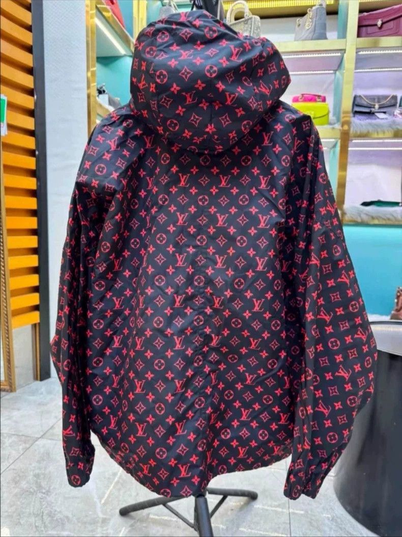 Louis Vuitton Louis Vuitton Waterproof Parka Jacket-dmc Size US M / EU 48-50 / 2 - 3 Thumbnail