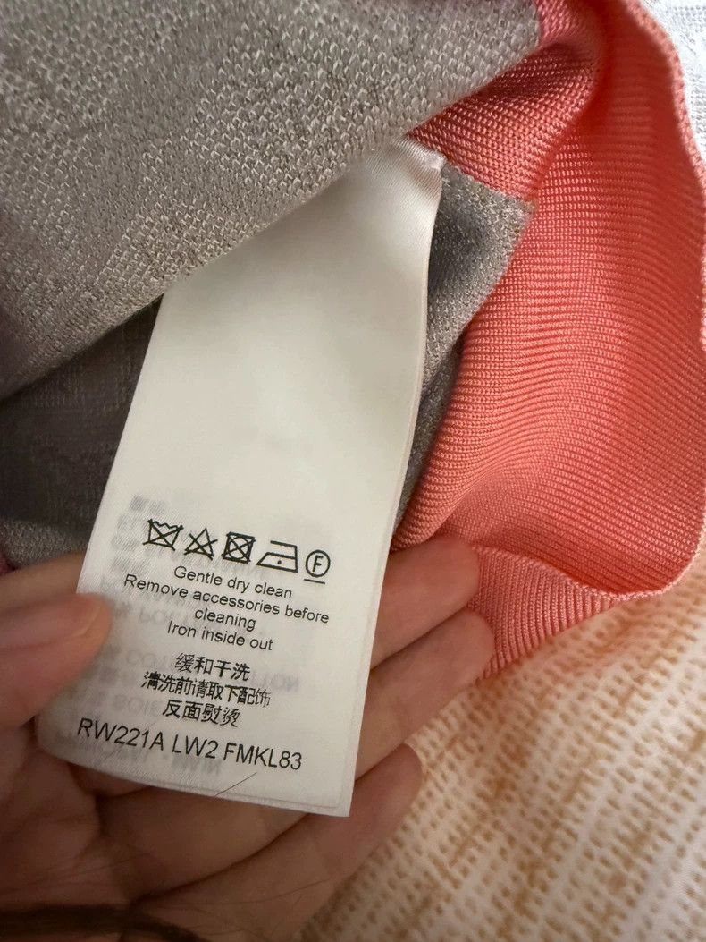 Louis Vuitton Elegant Knit Sweater from Louis Vuitton-dmc Size US M / EU 48-50 / 2 - 3 Thumbnail