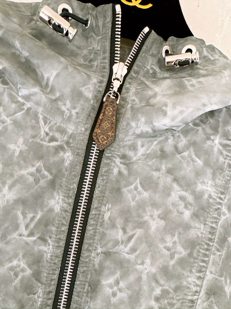 Louis Vuitton Louis Vuitton Grey Logo Windbreaker Jacket-dmc Size US M / EU 48-50 / 2 - 3 Thumbnail