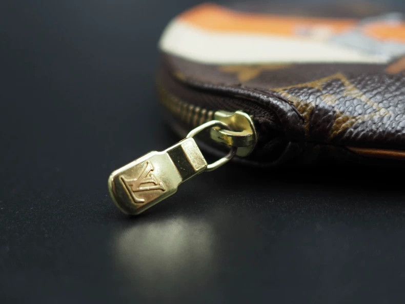 Louis Vuitton Louis Vuitton Monogram Groom Coin Pouch-dmc Size ONE SIZE - 3 Thumbnail