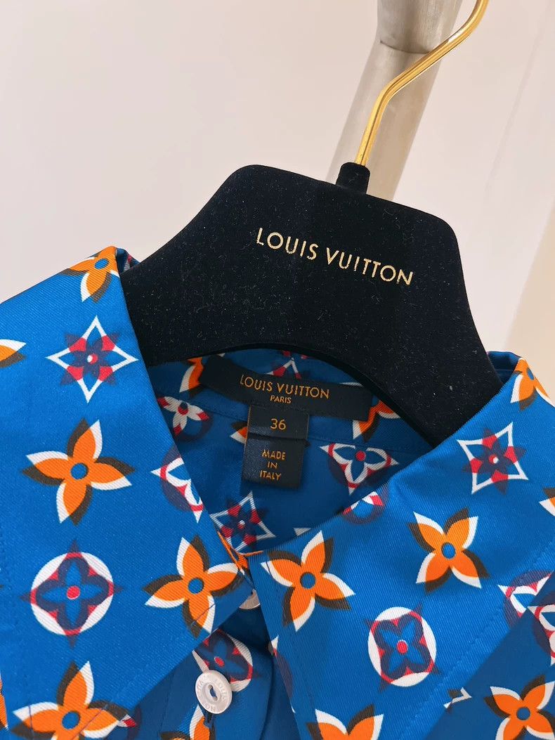 Louis Vuitton Louis Vuitton Silk Logo Print Shirt-dmc Size US S / EU 44-46 / 1 - 8 Thumbnail
