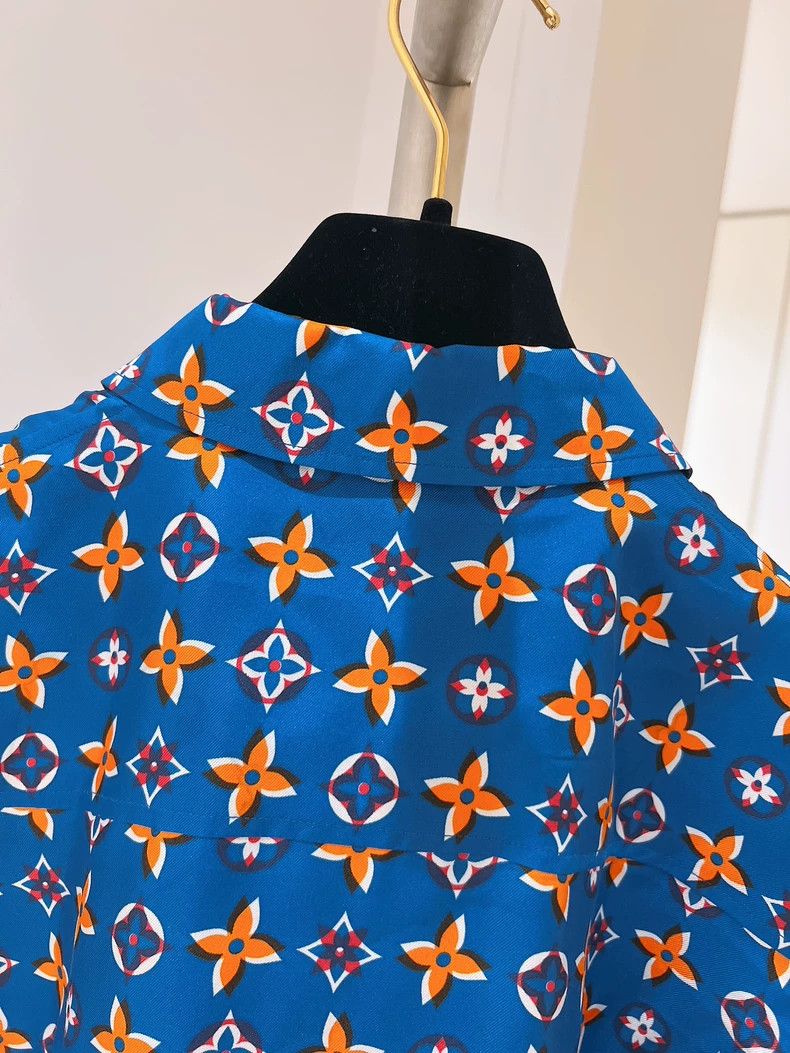 Louis Vuitton Louis Vuitton Silk Logo Print Shirt-dmc Size US S / EU 44-46 / 1 - 5 Thumbnail