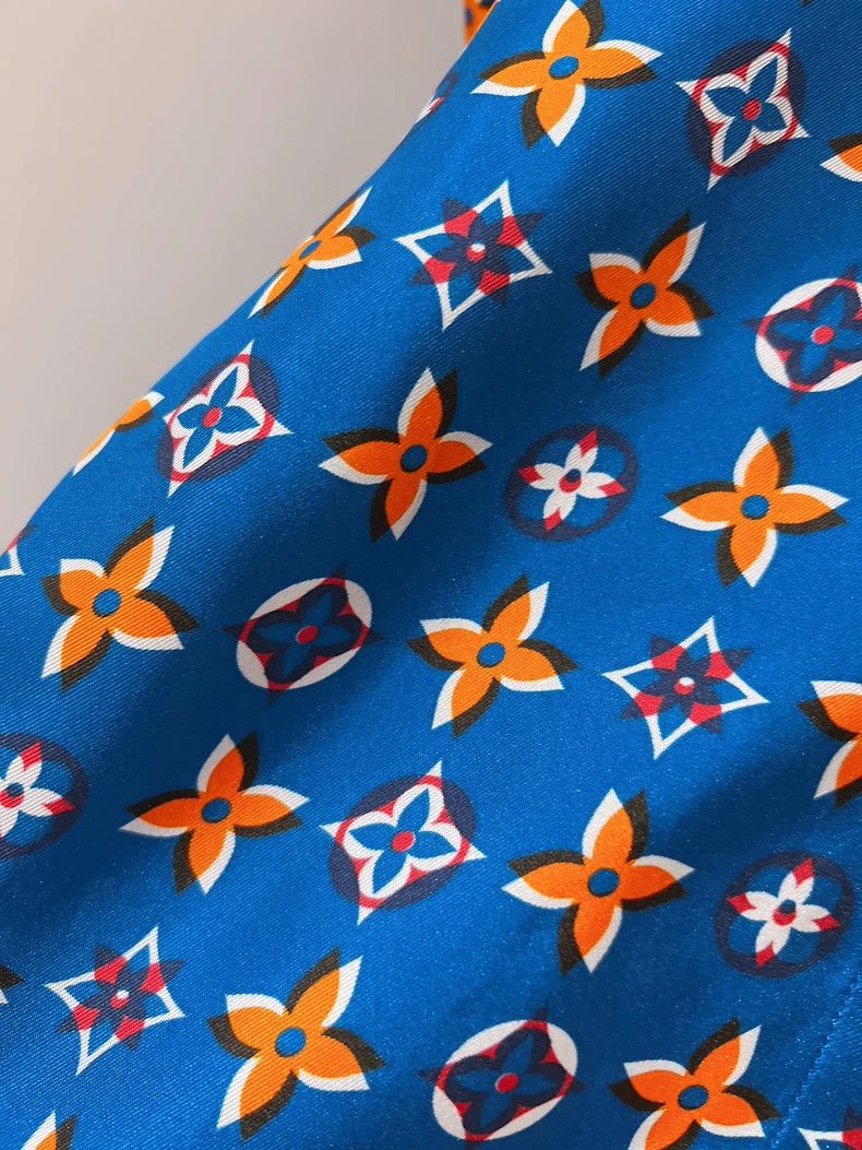 Louis Vuitton Louis Vuitton Silk Logo Print Shirt-dmc Size US S / EU 44-46 / 1 - 7 Thumbnail