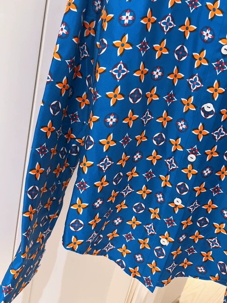 Louis Vuitton Louis Vuitton Silk Logo Print Shirt-dmc Size US S / EU 44-46 / 1 - 4 Thumbnail