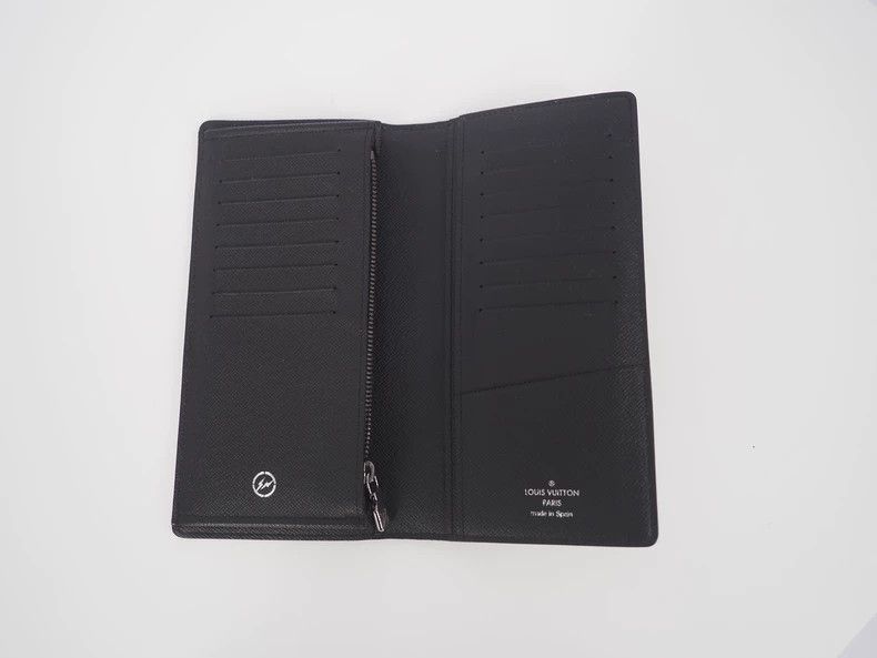 Louis Vuitton Louis Vuitton x Fragment Brazza Wallet-dmc Size ONE SIZE - 3 Thumbnail