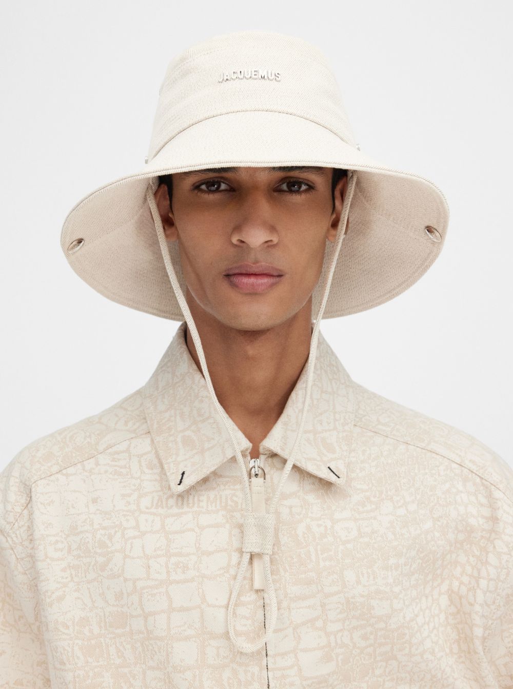 Jacquemus 'Le Bob De-Nimes' White Bucket Hat with Logo Lettering on the Front and Adjustable Strap in Linen and Cotton Man Size ONE SIZE - 4 Thumbnail