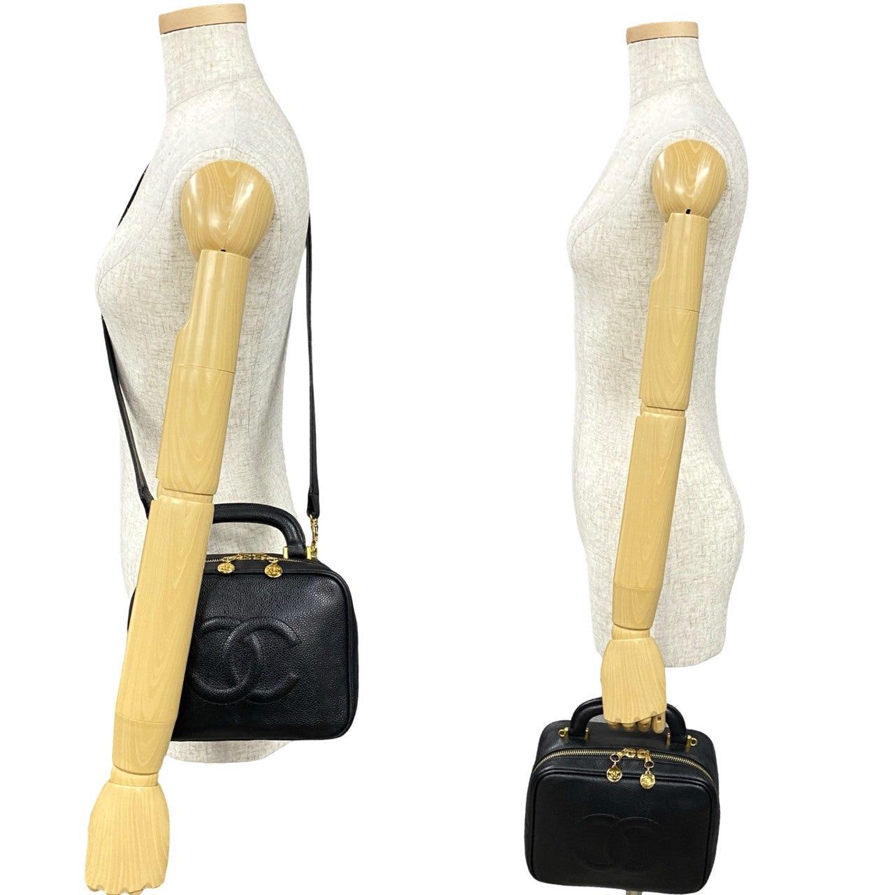 Chanel Chanel Black Leather Size ONE SIZE - 2 Thumbnail