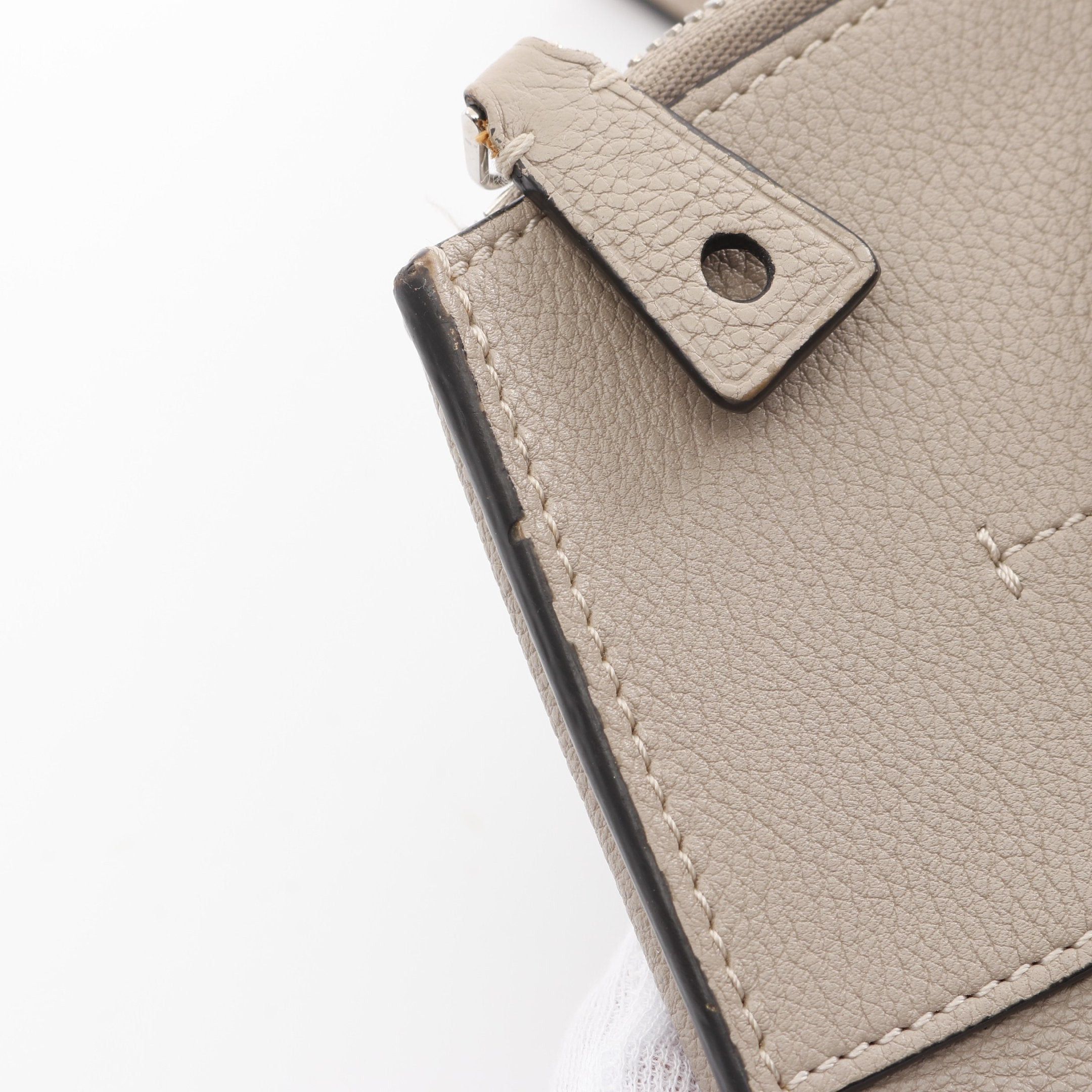 Louis Vuitton Louis Vuitton City Steamer Mm Carré Handbag Taurillon Leather Gray Beige Size ONE SIZE - 12 Thumbnail