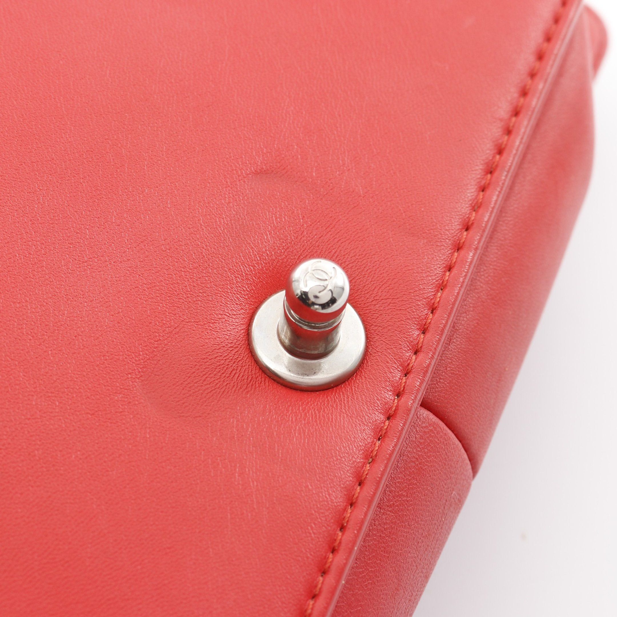 Chanel Chanel Boy Chanel Chain Shoulder Bag Lambskin Rubber Red Black Silver Hardware Size ONE SIZE - 10 Thumbnail