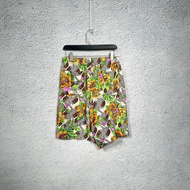 Gucci Gucci The North Face Floral Shorts-dmc Size US 34 / EU 50 - 2 Thumbnail