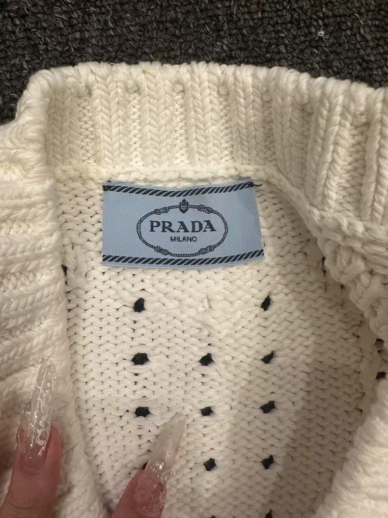 Prada White V-Neck Knit Long Sleeve Top-dmc Size US M / EU 48-50 / 2 - 3 Thumbnail