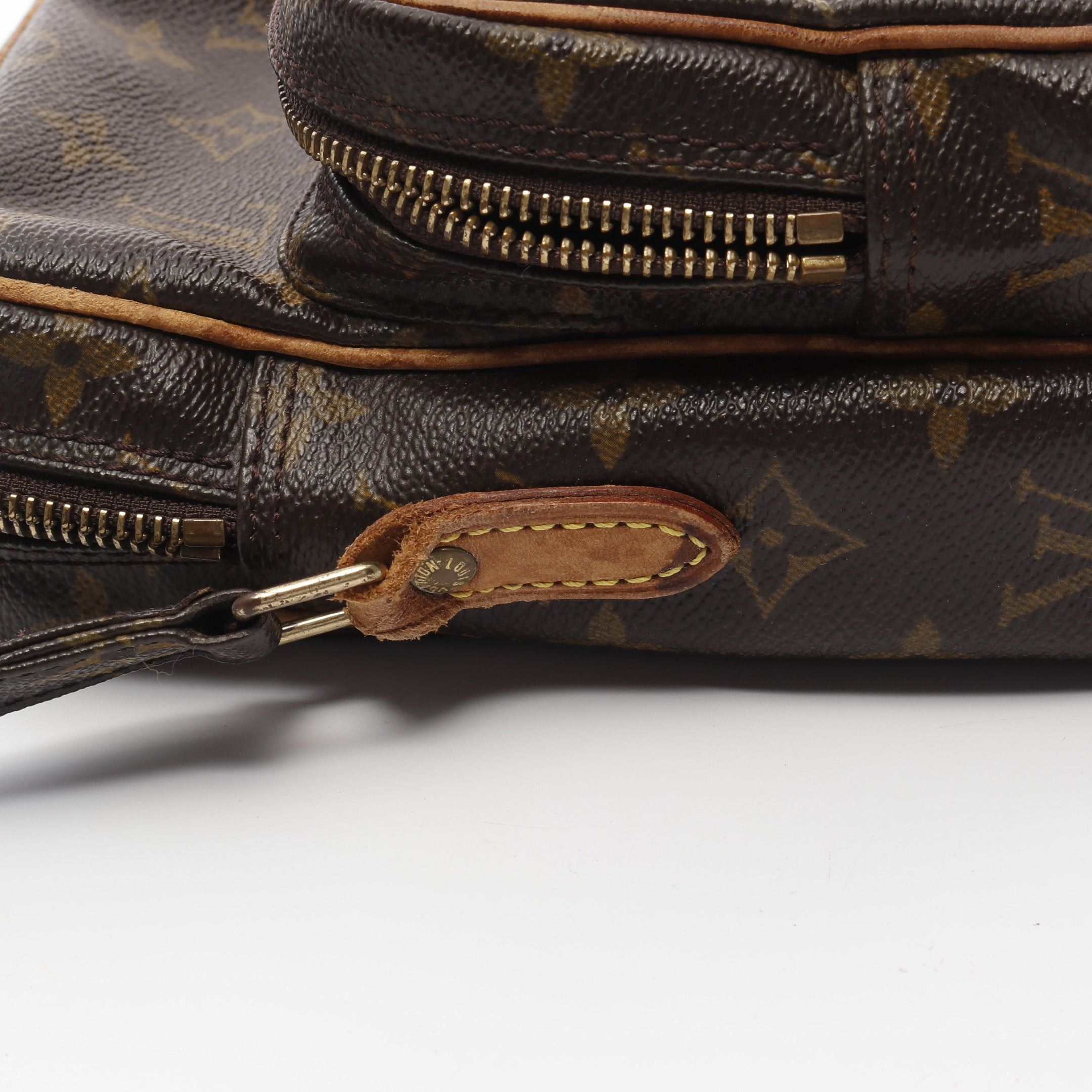 Louis Vuitton Louis Vuitton Amazon Monogram Shoulder Bag Leather Brown Size ONE SIZE - 13 Thumbnail