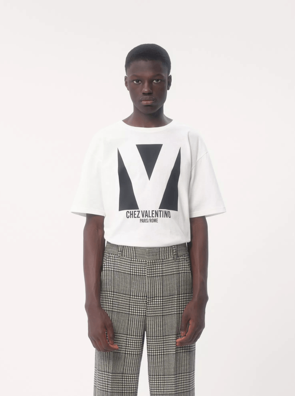 Valentino 'Chez' White Crewneck T-Shirt with Maxi Logo Print on the Front in Cotton Man Size US S / EU 44-46 / 1 - 4 Thumbnail