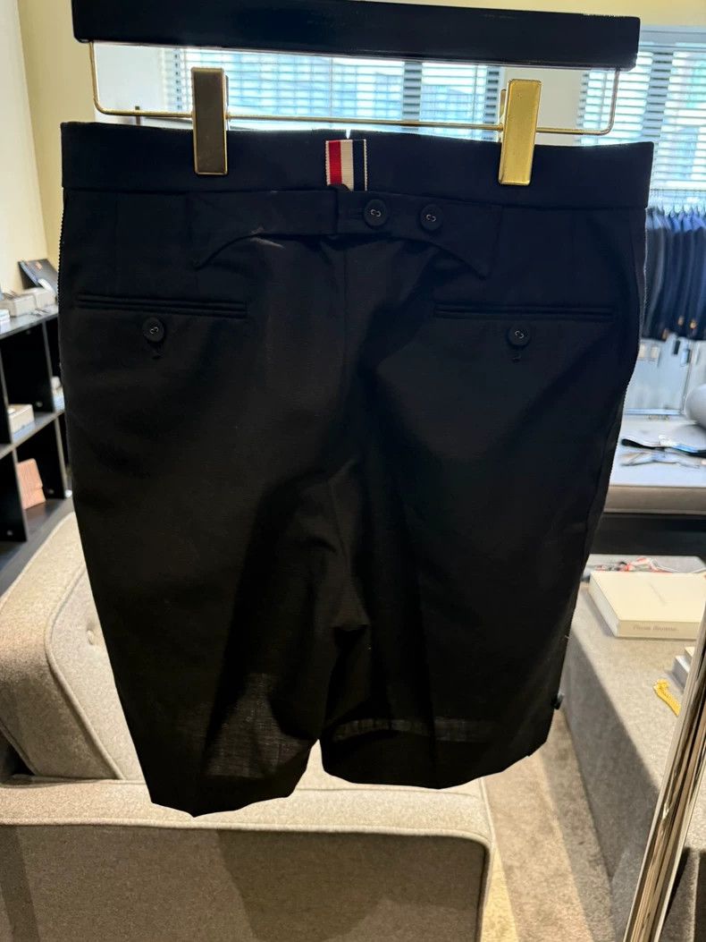 Thom Browne Stylish Thom Browne Black Tailored Shorts-dmc Size US 26 / EU 42 - 2 Thumbnail