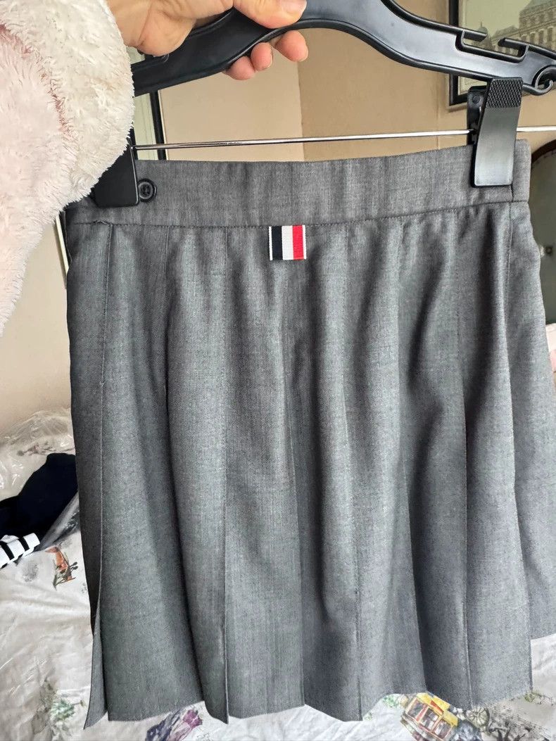 Thom Browne Classic Gray Pleated Skirt by Thom Browne-dmc Size 36" / US 14 / IT 50 - 2 Thumbnail