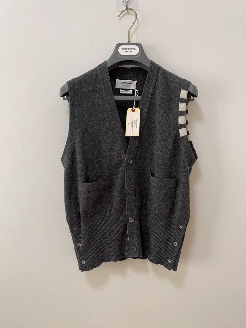 Thom Browne Classic Grey Cashmere Knitted Vest-dmc Size US M / EU 48-50 / 2 - 2 Thumbnail