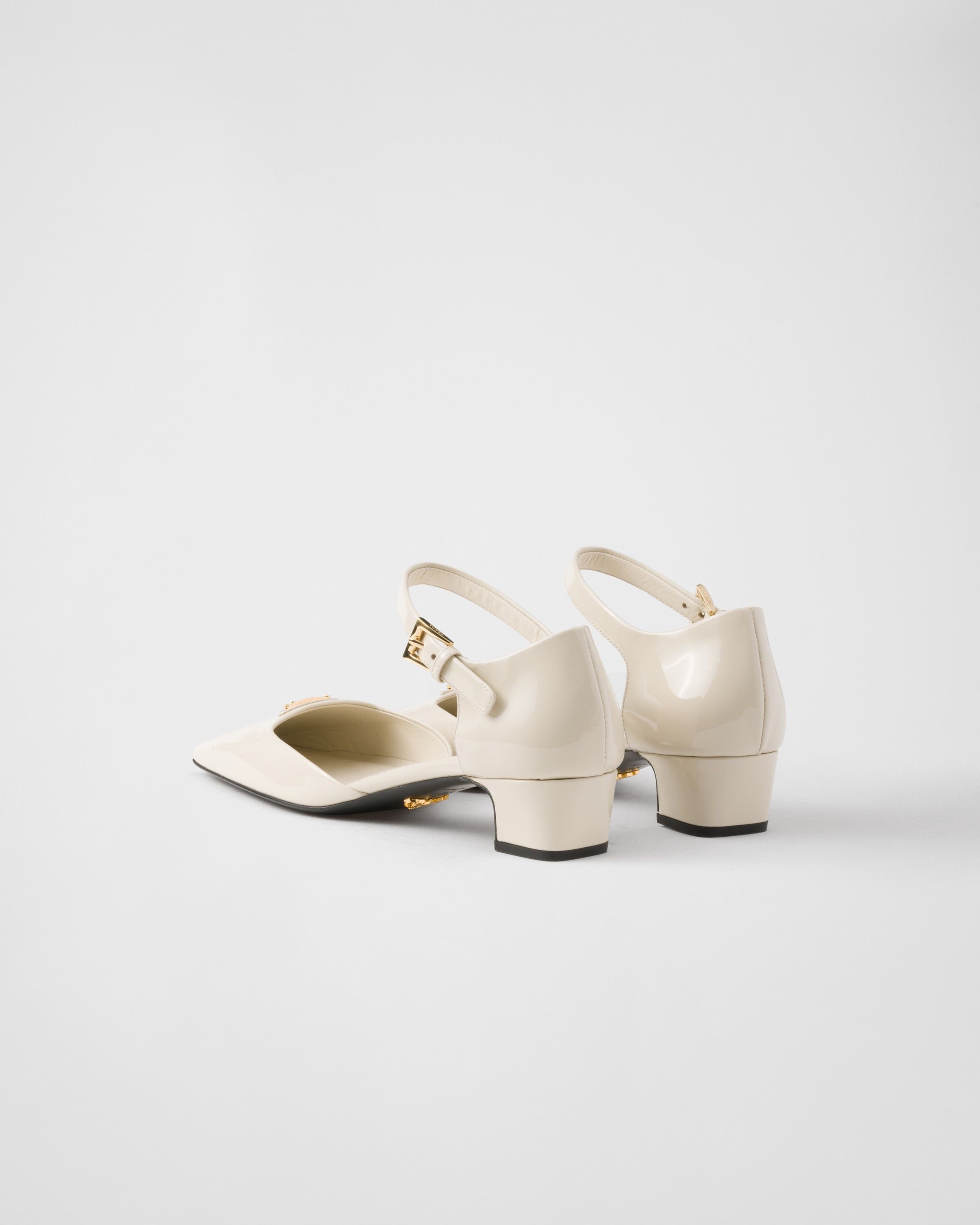 35mm patent-leather pumps in beige