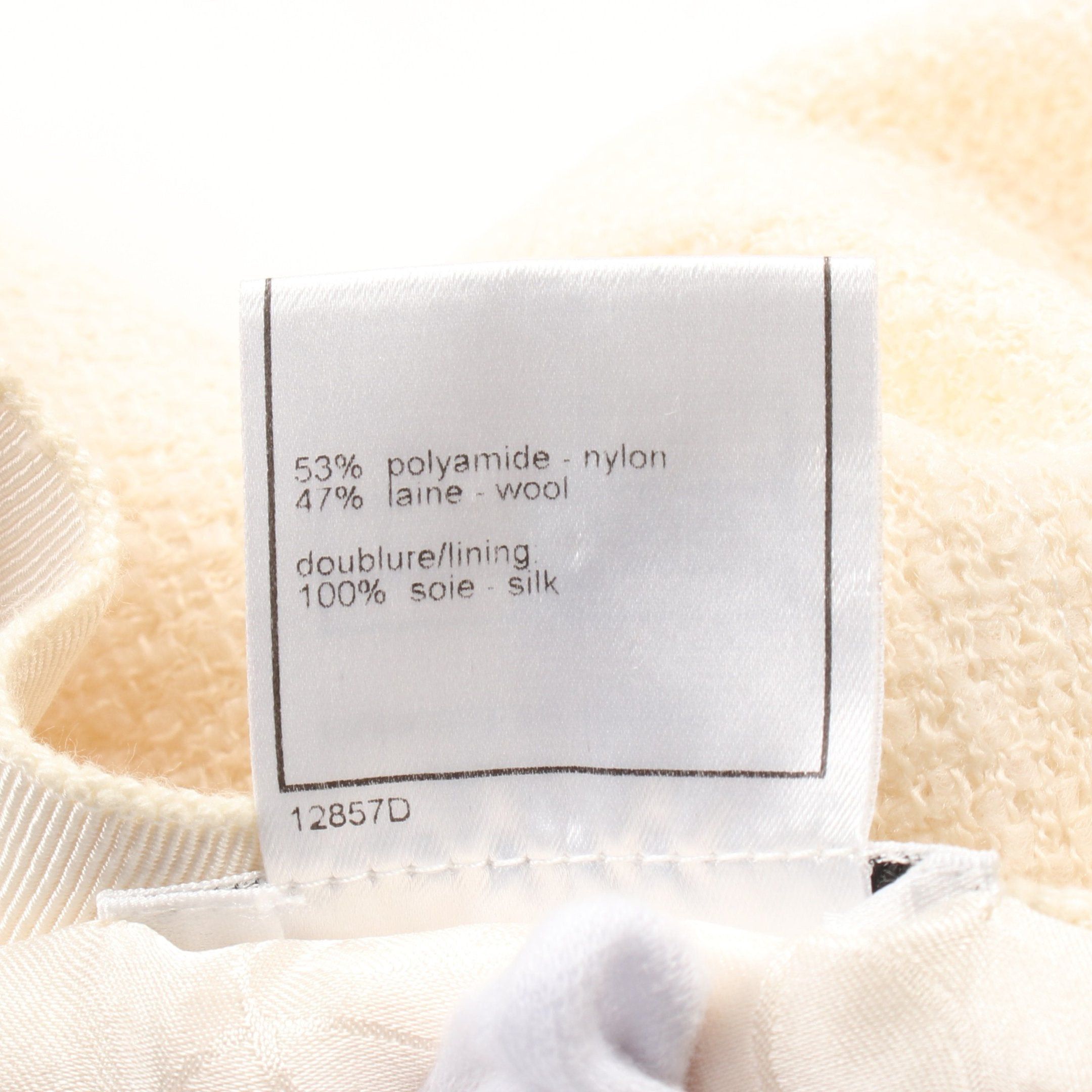 Chanel Chanel Cocomark Button No-Collar Jacket Nylon Wool Ivory Size ONE SIZE - 5 Thumbnail