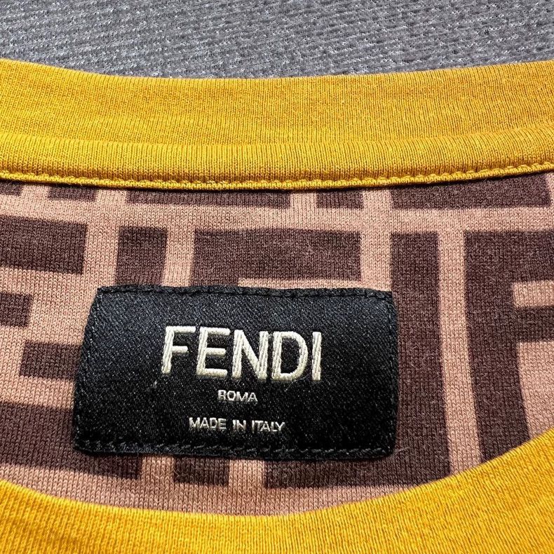 Fendi Fendi Logo Printed Short Sleeve T-Shirt Size US M / EU 48-50 / 2 - 4 Thumbnail