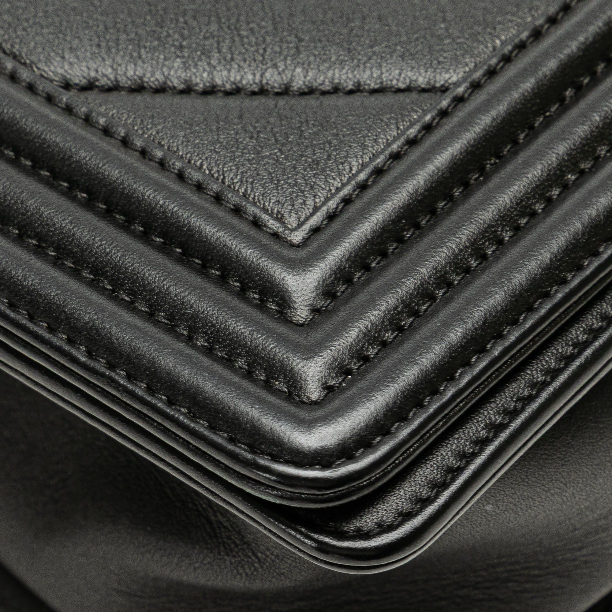 Chanel Chanel Medium Calfskin Chevron Boy Flap Black Size ONE SIZE - 9 Thumbnail