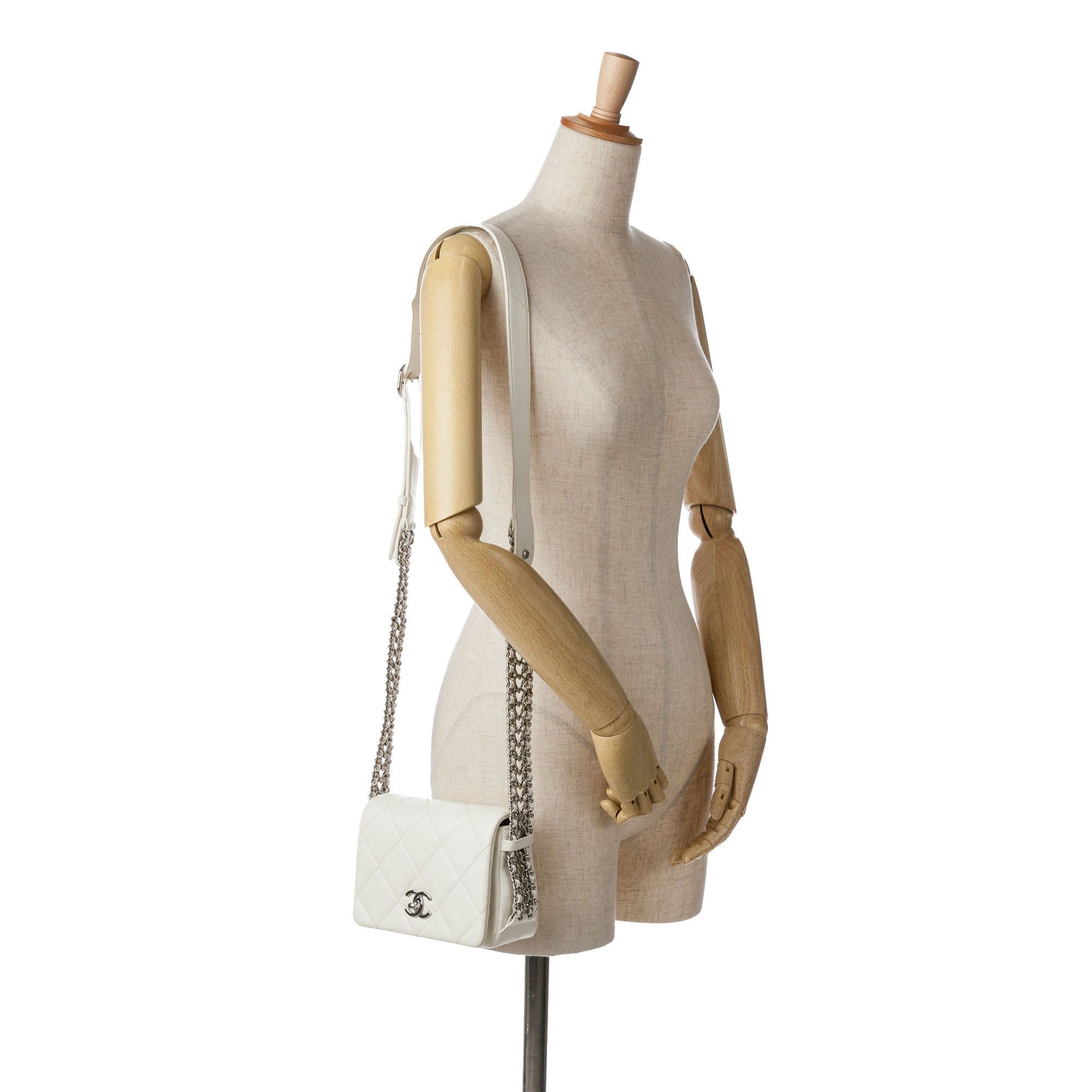 Chanel Chanel Mini Quilted Lambskin Chain Rows Flap White Size ONE SIZE - 12 Thumbnail