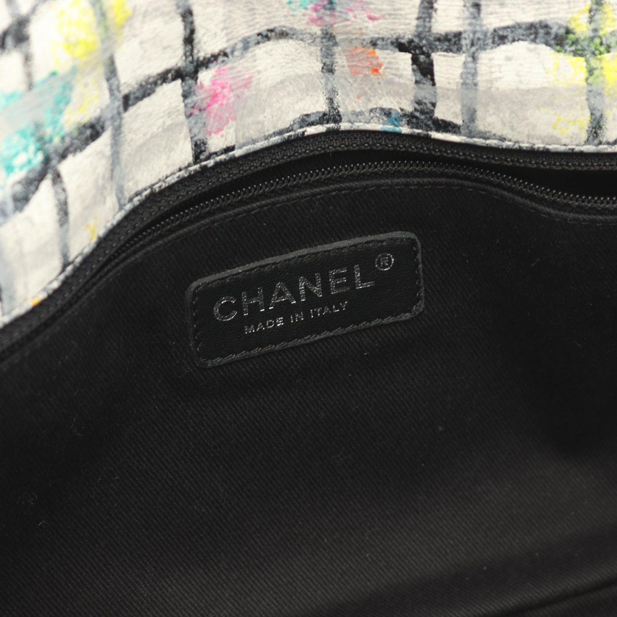 Chanel Chanel Medium Calfskin Hand Painted Graffiti Flap White Size ONE SIZE - 4 Thumbnail