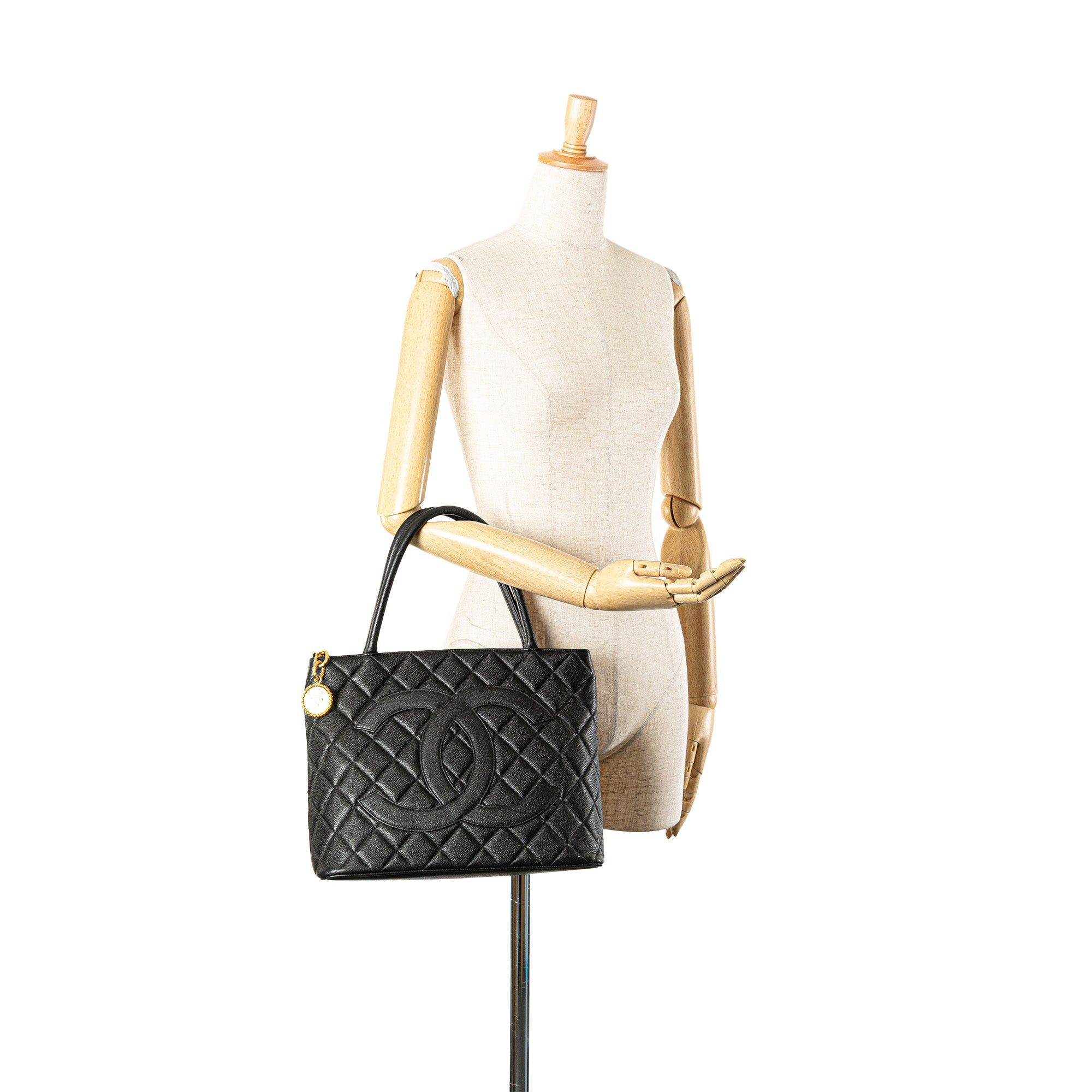 Chanel Chanel Caviar Medallion Tote Black Size ONE SIZE - 11 Thumbnail