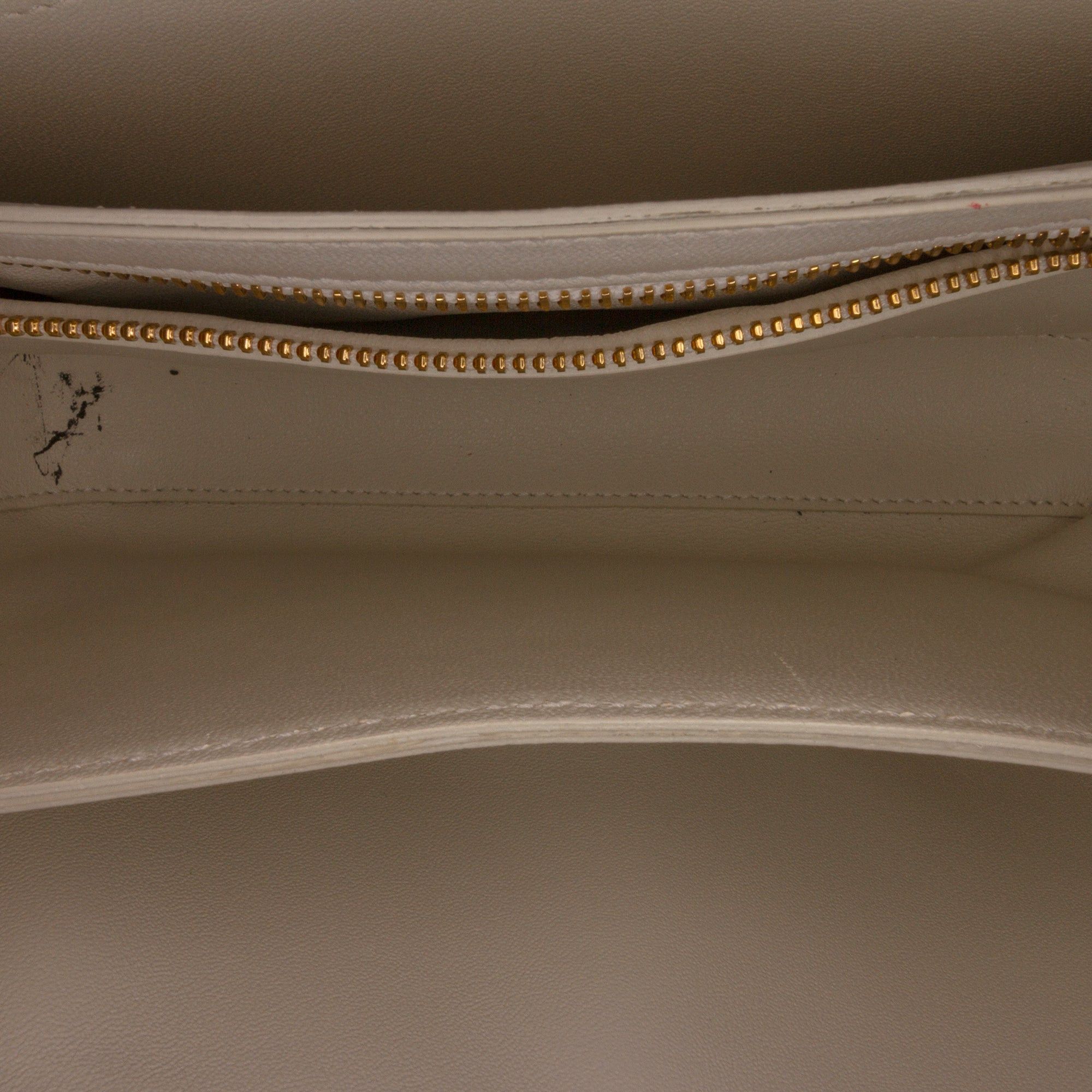 Celine Celine Medium Quilted C Bag White Size ONE SIZE - 9 Thumbnail