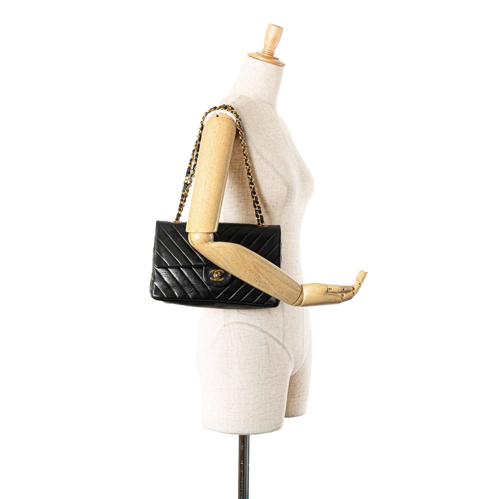 Chanel Chanel Medium Classic Chevron Lambskin Double Flap Black Size ONE SIZE - 14 Thumbnail