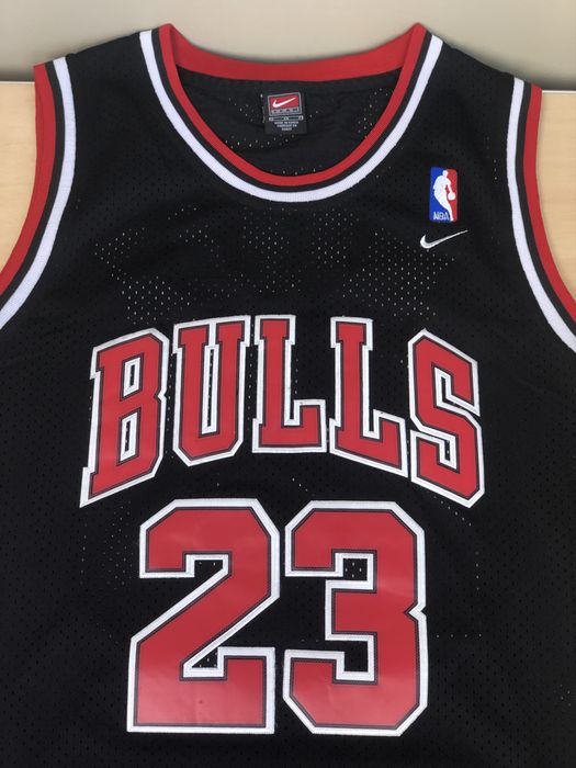 Chicago Bulls Michael Jordan Jersey Mens XL Black Red White 23 Nike Team  NBA +2