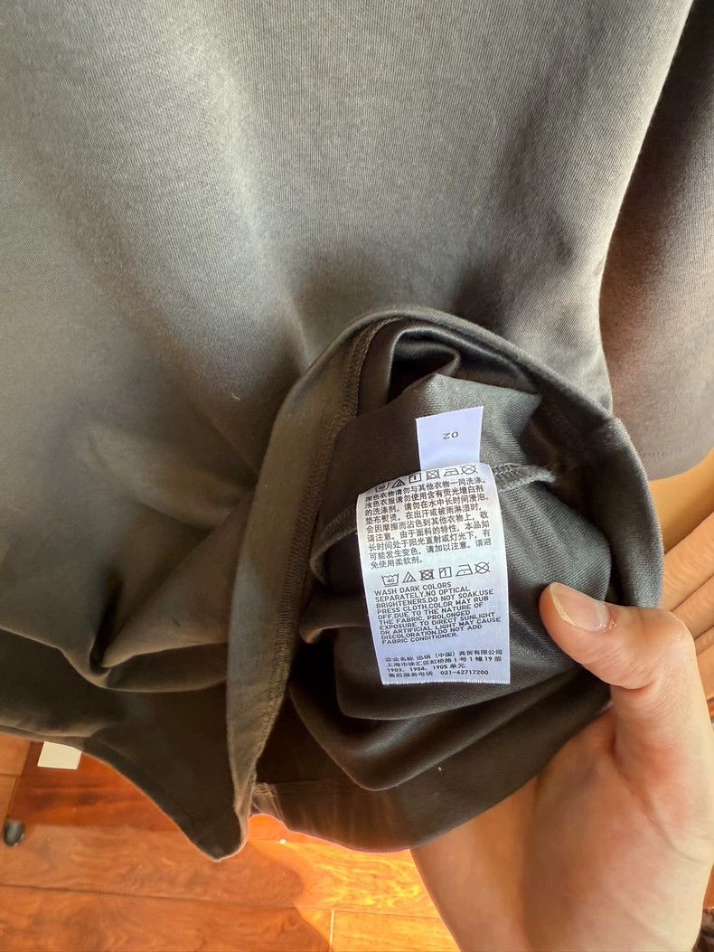 Uniqlo Uniqlo U Short Sleeve Grey Shirt Size US L / EU 52-54 / 3 - 4 Thumbnail