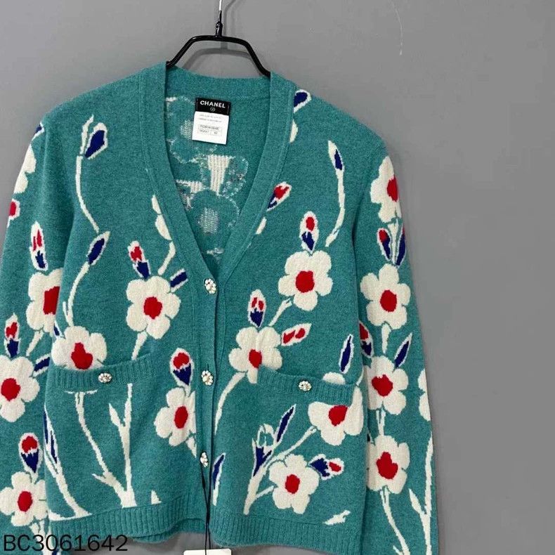Chanel Dubai Series Floral Cashmere Cardigan Size M / US 6-8 / IT 42-44 - 2 Thumbnail