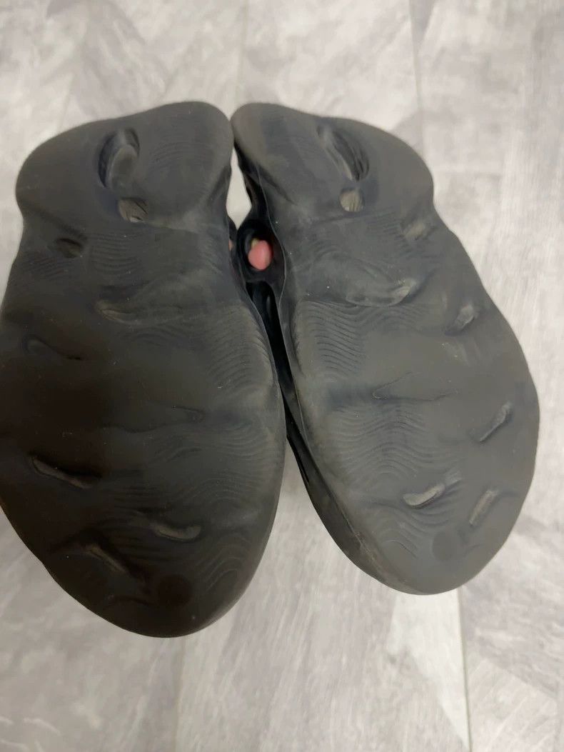Adidas Yeezy Runner Slides for Comfortable Wear Size US 9 / EU 42 - 4 Thumbnail