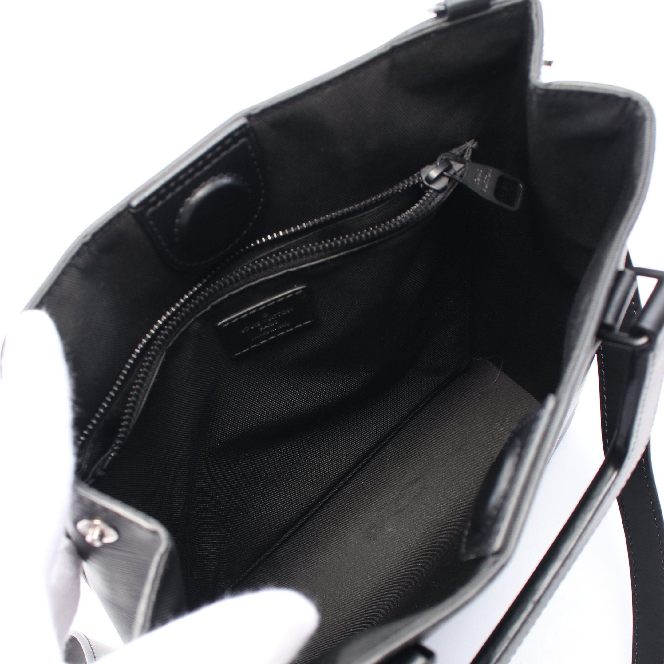 Louis Vuitton Louis Vuitton Sac Plat Fold Epi Noir Handbag Leather Black Size ONE SIZE - 3 Thumbnail
