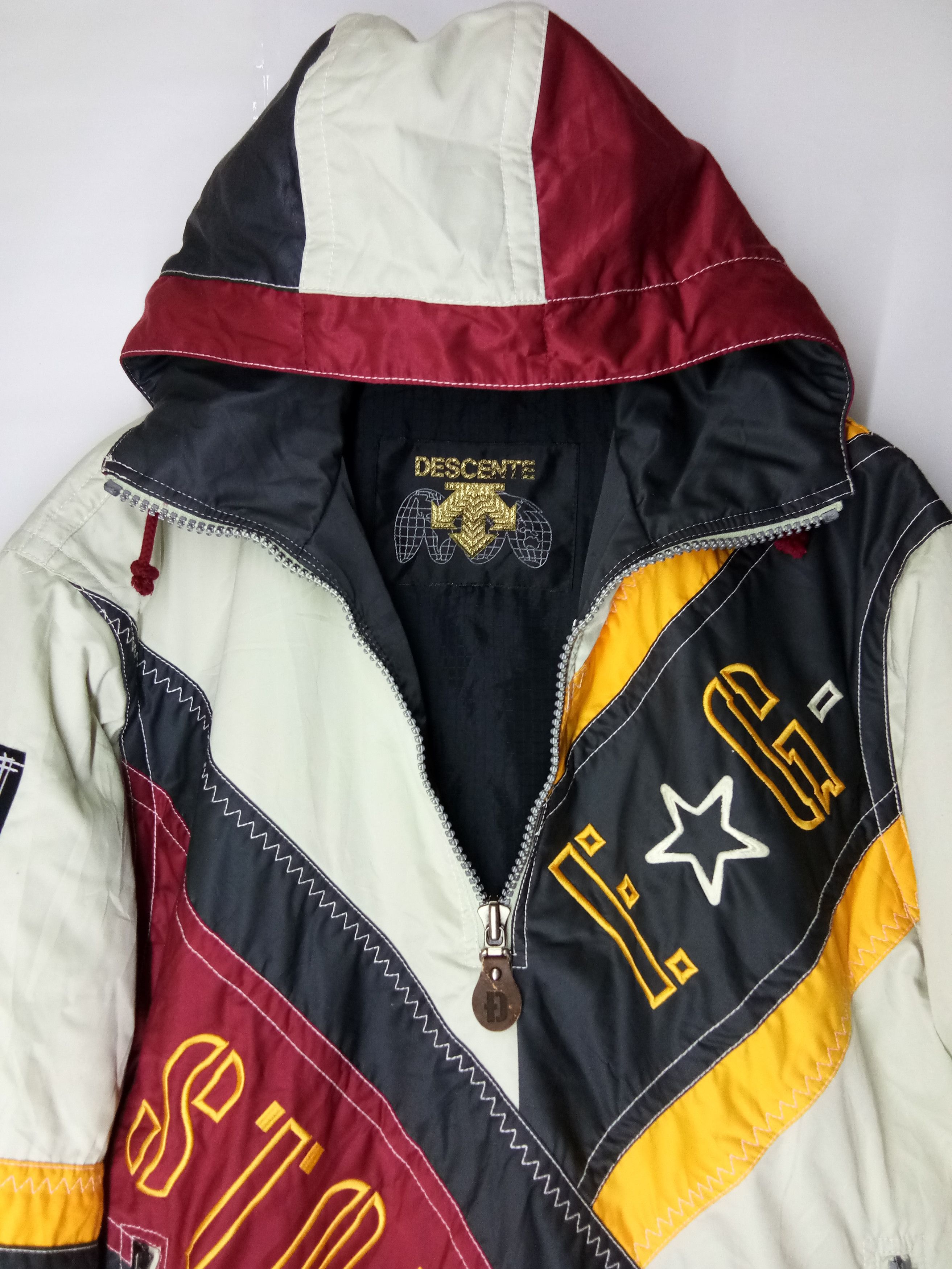 VERY RARE💥💥💥 VINTAGE 90s DESCENTE JACKET HOODIE.
