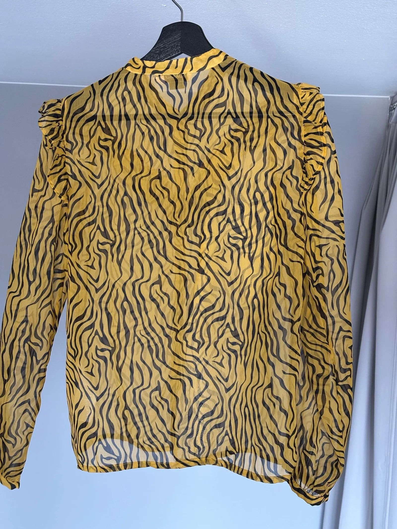 Other Soaked In Luxury Leila Blouse Size S / US 4 / IT 40 - 4 Thumbnail