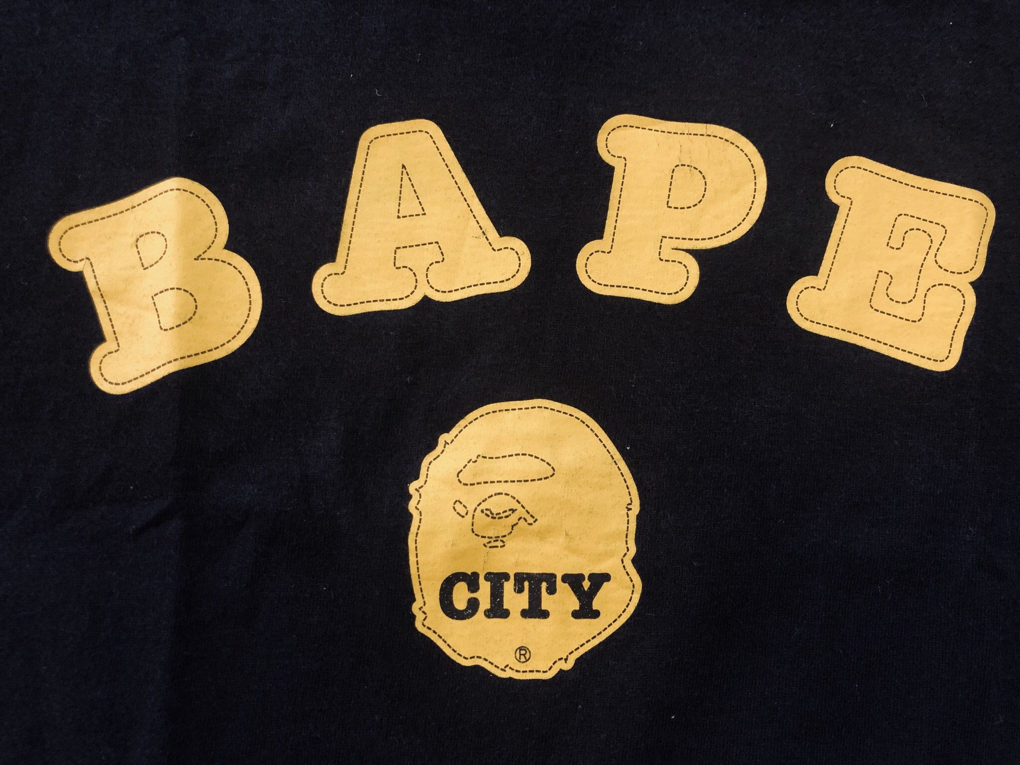 Bape OG 2005 Bape City Tshirts Size US L / EU 52-54 / 3 - 2 Thumbnail