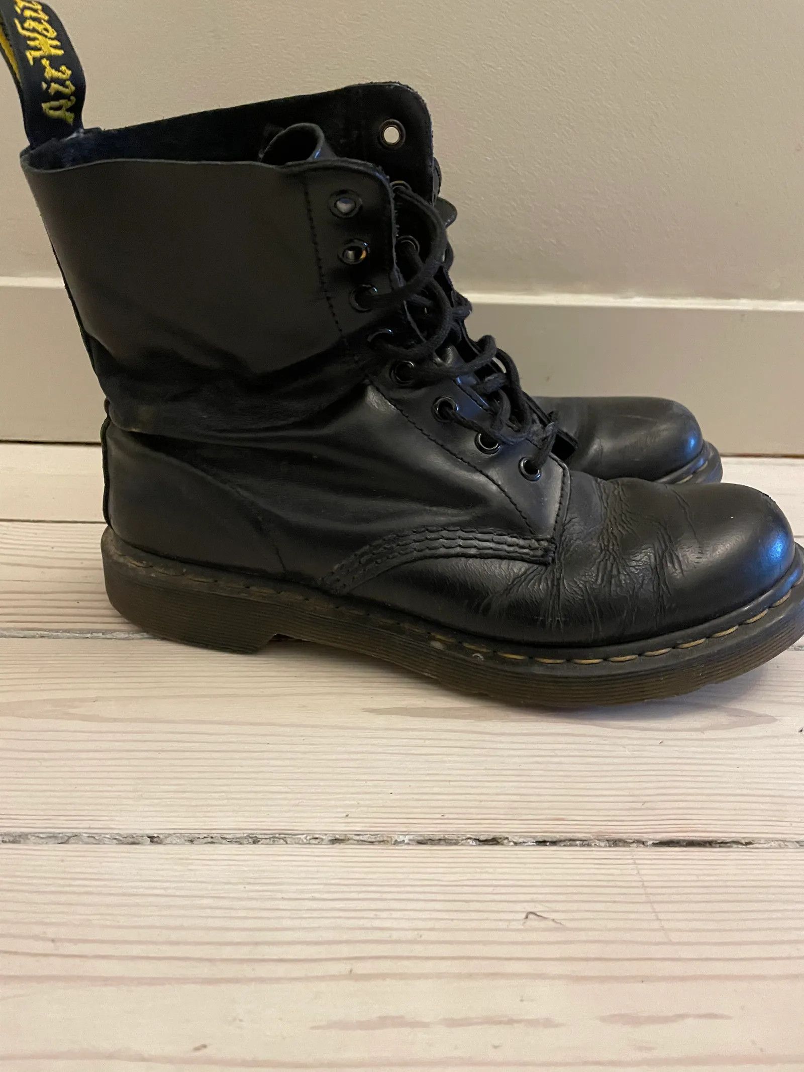 Dr. Martens Dr. Martens Boots Size US 10 / IT 40 - 2 Thumbnail