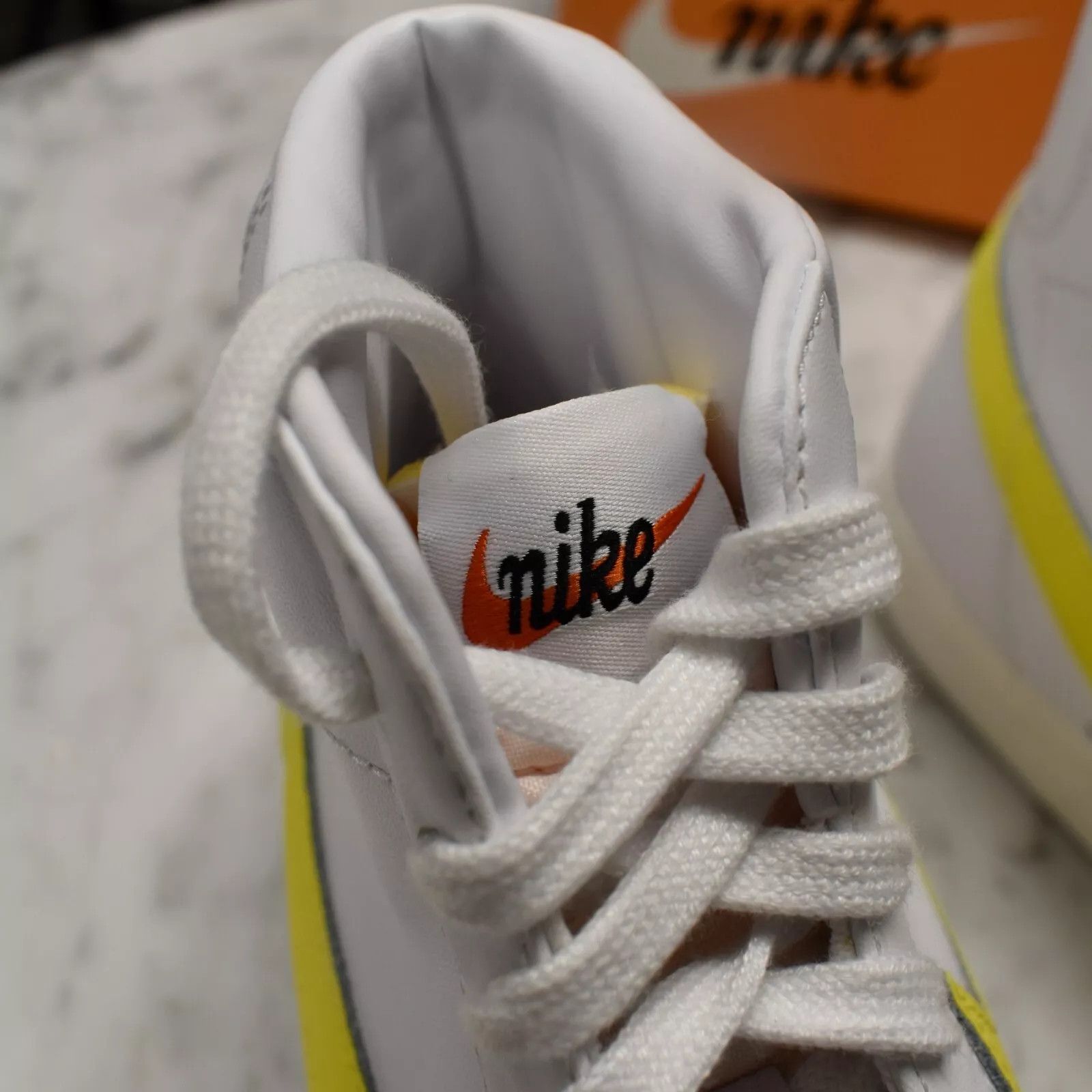 Nike Nike Blazer Mid 77 VNTG White Optic Yellow Leather Size US 9.5 / EU 42-43 - 7 Thumbnail