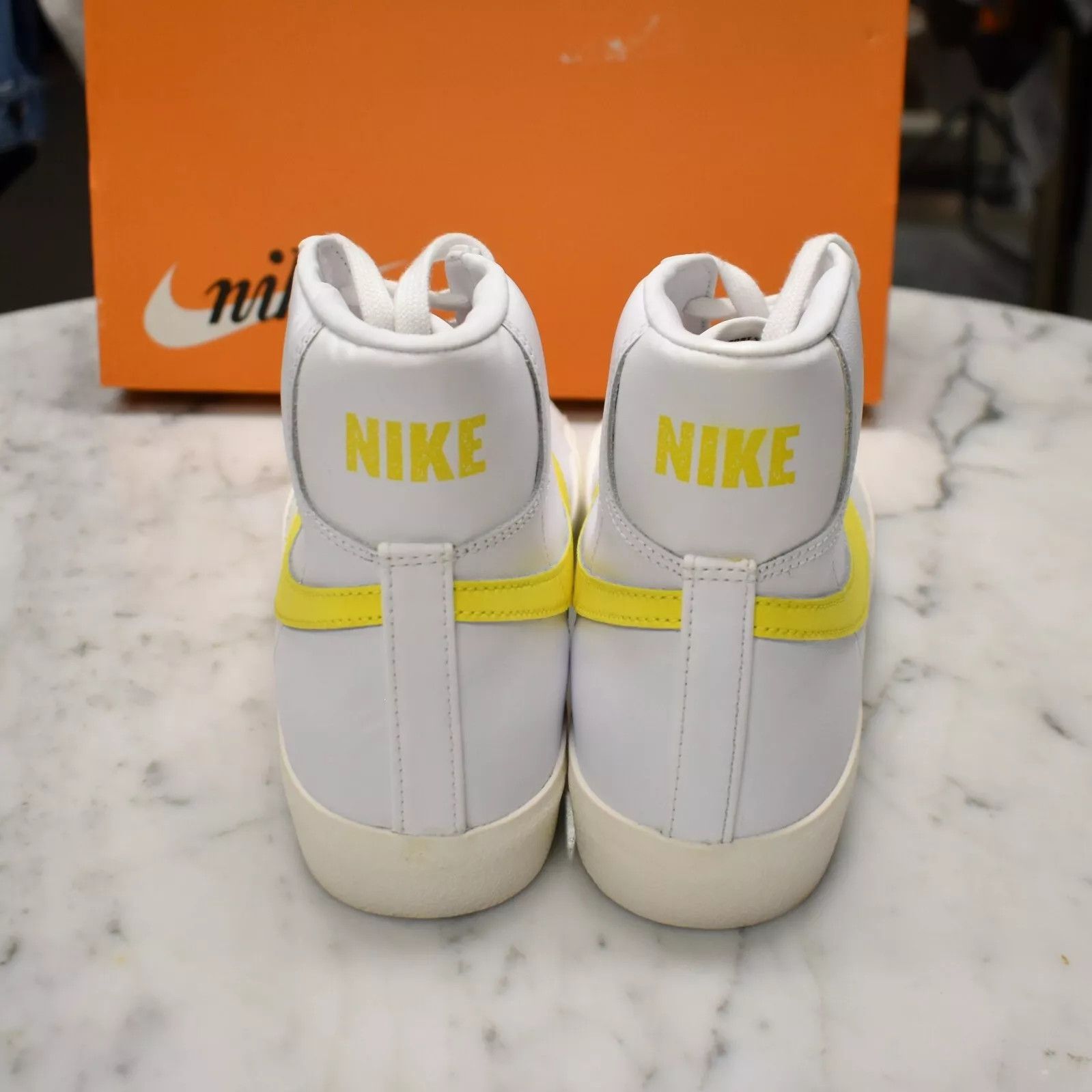 Nike Nike Blazer Mid 77 VNTG White Optic Yellow Leather Size US 9.5 / EU 42-43 - 4 Thumbnail