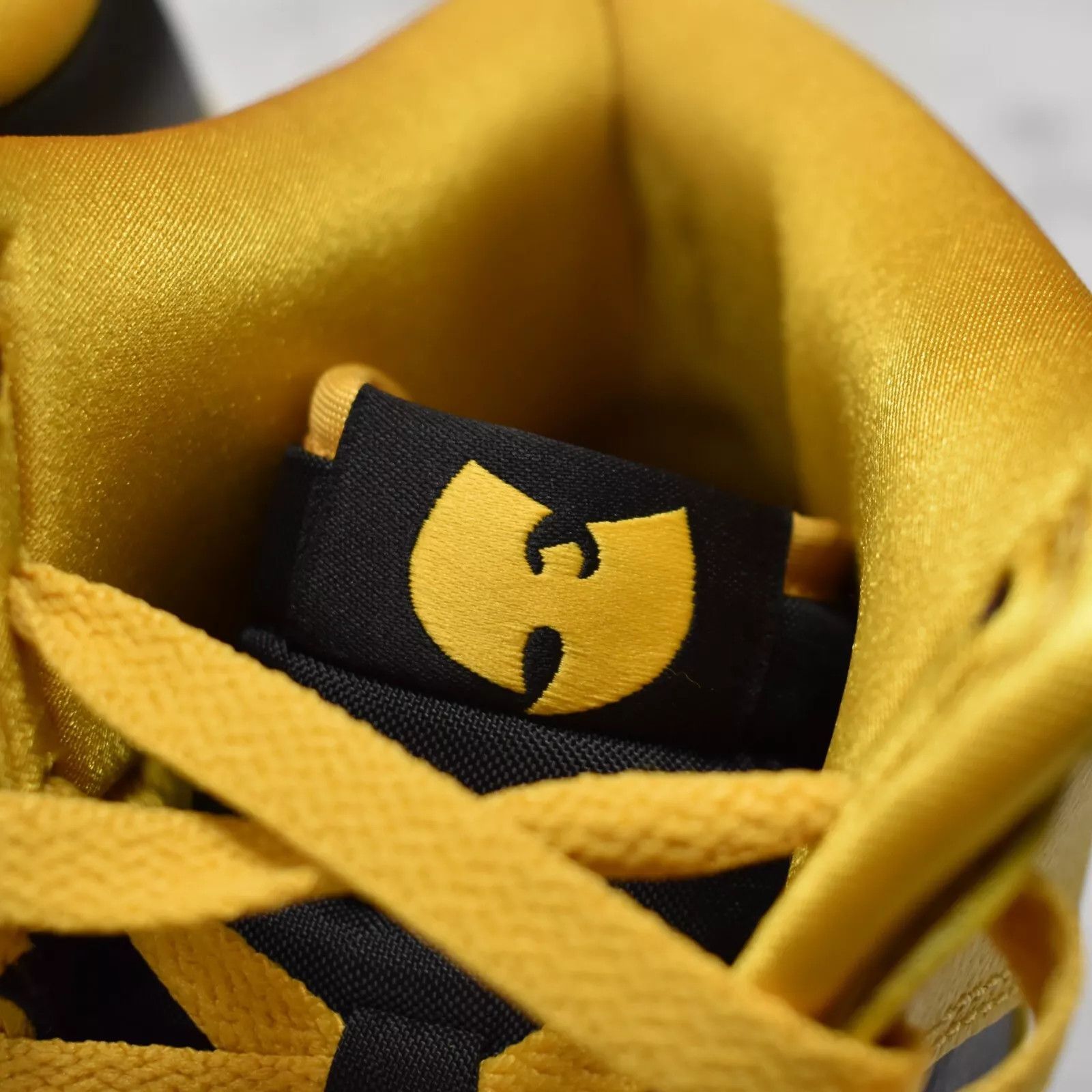 Nike Nike Dunk Hgh Retro PRM Wu Tang Black Yellow Leather Size US 9.5 / EU 42-43 - 10 Thumbnail
